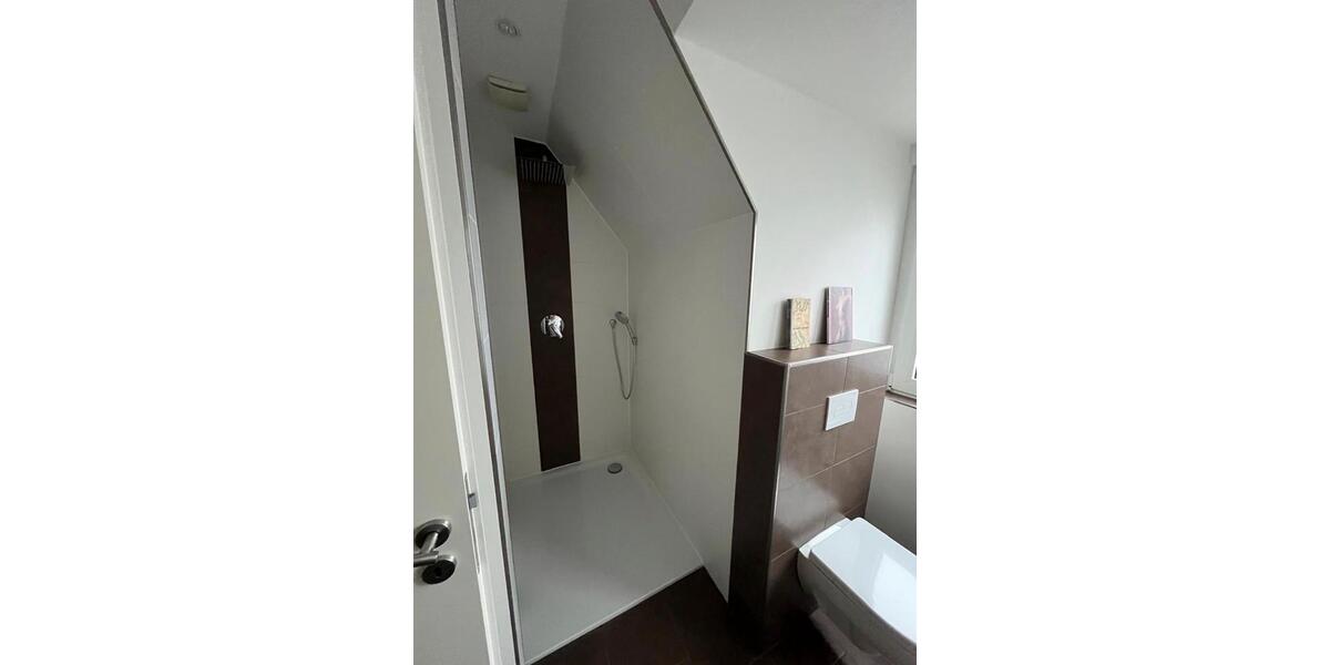 Dachgeschoßwohnung Oldenburg Eversten - 3.5 Zimmer, 80 m&sup2;, 1.100&euro; | Angebot:26415933