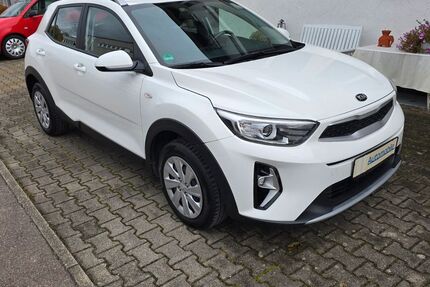Kia Stonic 43.000 km 12.898 € Winterbach 73650