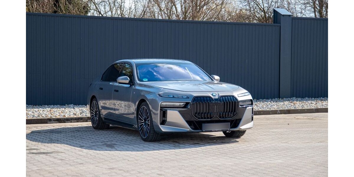 BMW 750 32.500 km 152.000 &euro; Markersdorf 02829