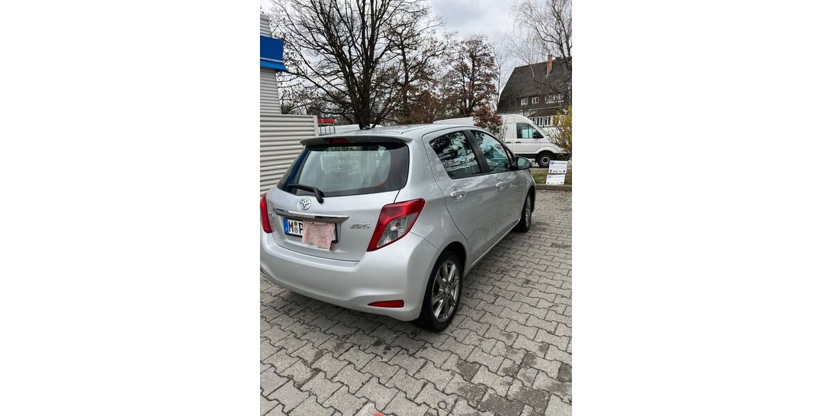 Toyota Yaris 79.000 km 5.500 &euro; München 81369