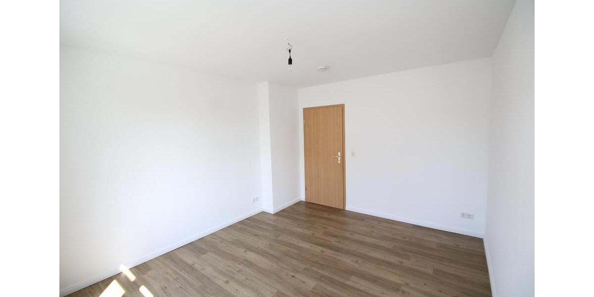 Etagenwohnung Großröhrsdorf - 2 Zimmer, 74 m&sup2;, 815&euro; | Angebot:25293005