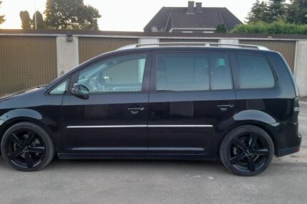 VW Touran 212.000 km 5.850 &euro; Barmstedt 25355