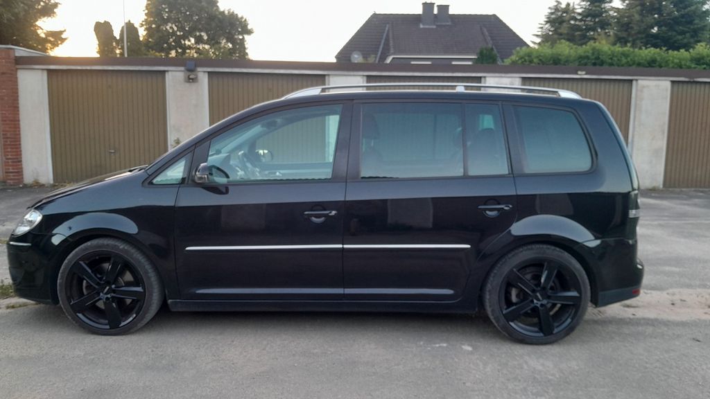 VW Touran 212.000 km 5.850 &euro; Barmstedt 25355