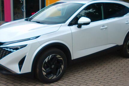 Nissan Qashqai 21.100 km 29.990 &euro; Cottbus 03044