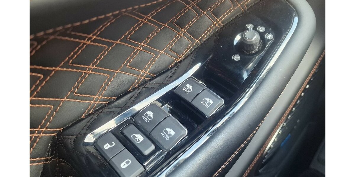 Jeep Grand Cherokee Summit Reserve Plug-In-Hybrid 4xe 30.000 km 61.799 &euro; Landau 76829