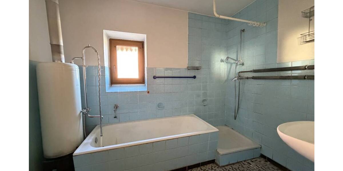 Einfamilienhaus Weismain / Wunkendorf Wunkendorf - 7 Zimmer, 189 m&sup2;, 175.000&euro; | Angebot:26450330