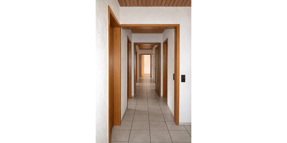 Bungalow Titisee-Neustadt Neustadt - 6 Zimmer, 175 m&sup2;, 420.000&euro; | Angebot:26239395