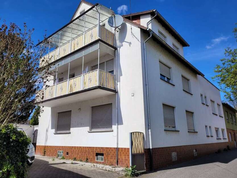 Haus zum Kaufen in Frankfurt am Main 990.000 € 263 m²