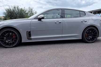 Kia Stinger 202.000 km 21.900 &euro; Furth im Wald 93437