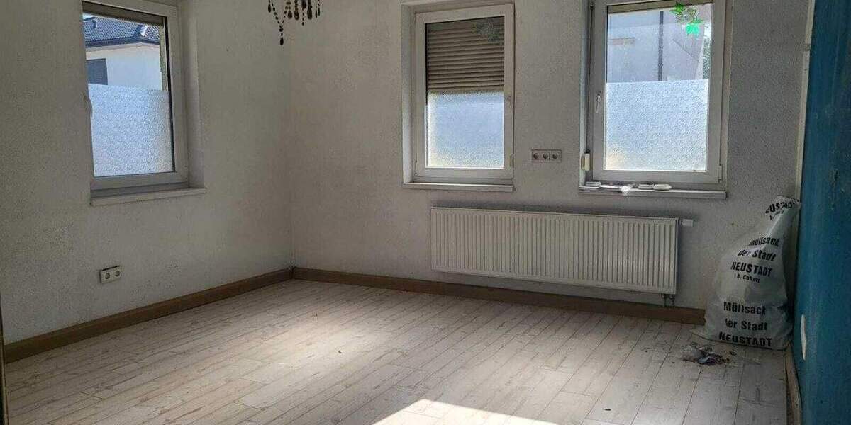 Doppelhaushälfte Neustadt bei Coburg Coburg - 4 Zimmer, 107 m&sup2;, 90.000&euro; | Angebot:25741901