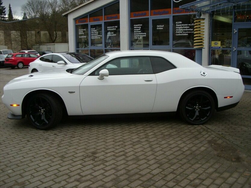 Dodge Challenger 3,6 Leder,Kamera,Sitzheizen 21.000 km 29.990 € Rudolstadt 07407