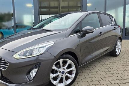 Ford Fiesta 58.974 km 11.899 € Damme 49401