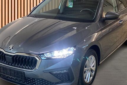 Skoda Scala 10.663 km 21.980 &euro; Dresden 01328