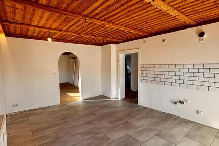 77qm Wohnung - Erstbezug nach Sanierung: 5Min. zu Rohde & Schwarz 3 zimmer