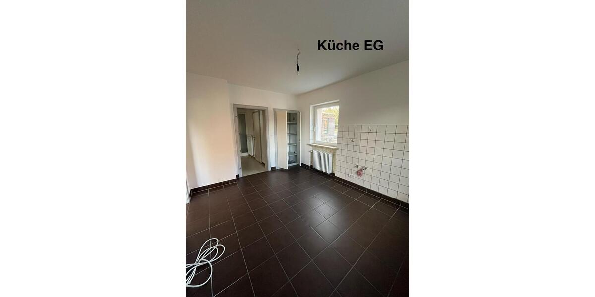 Etagenwohnung Zierenberg - 6 Zimmer, 184 m&sup2;, 1.200&euro; | Angebot:26408662