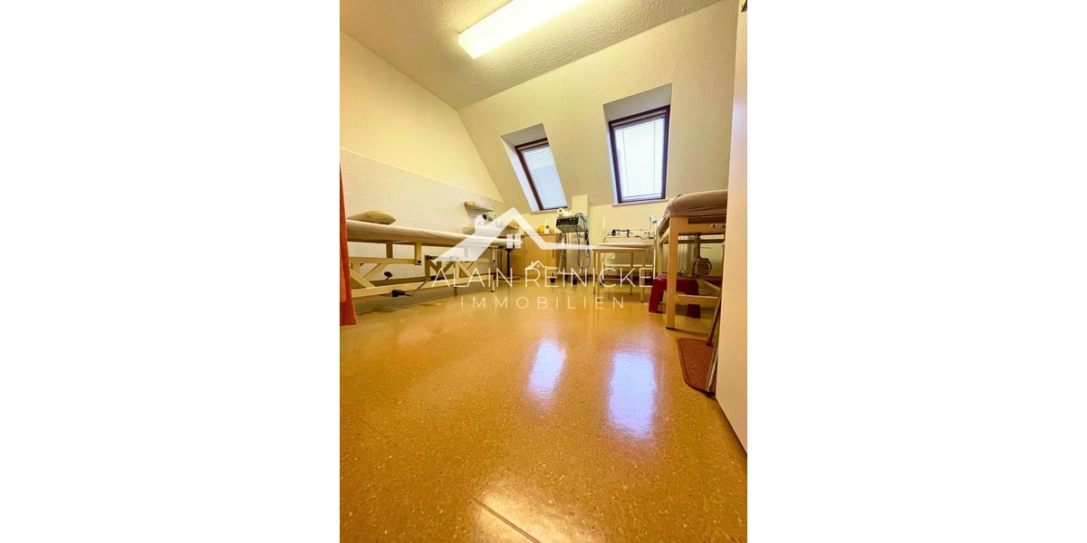 Zwei Familien auf 2 Etagen (OG+DG) 9 zimmer