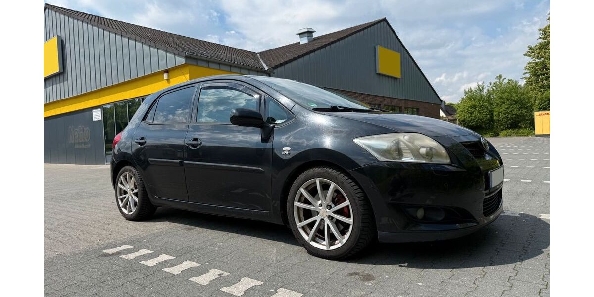 Toyota Auris 233.000 km 2.399 &euro; Bielefeld 33605