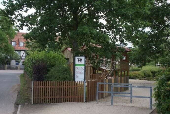 traumhafte idyllische 4-Raum Wohnung mit Terrasse + Garten + EBK 4 zimmer