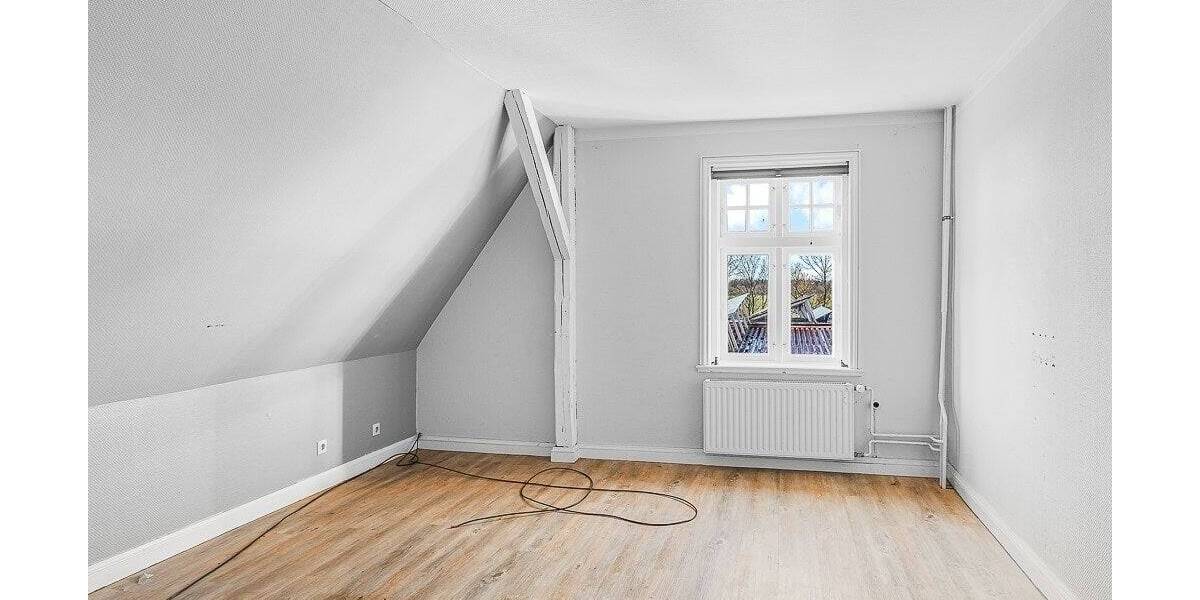 Einfamilienhaus Braderup - 6 Zimmer, 300 m&sup2;, 398.000&euro; | Angebot:25706549