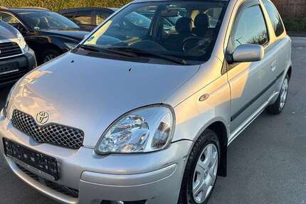 Toyota Yaris 228.000 km 2.999 &euro; Paderborn 33100