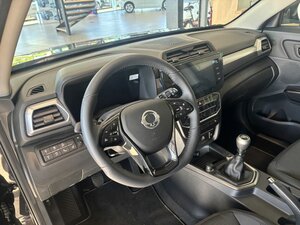 SsangYong Tivoli Black MT 2WD+Navi+Sitzhzg.+Kamera+Garantie+ 5 km 25.330 € Meerbusch 40667