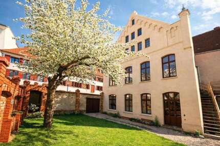 Haus Wismar Altstadt - 11 Zimmer, 500 m&sup2;, 888.888&euro; | Angebot:26942798