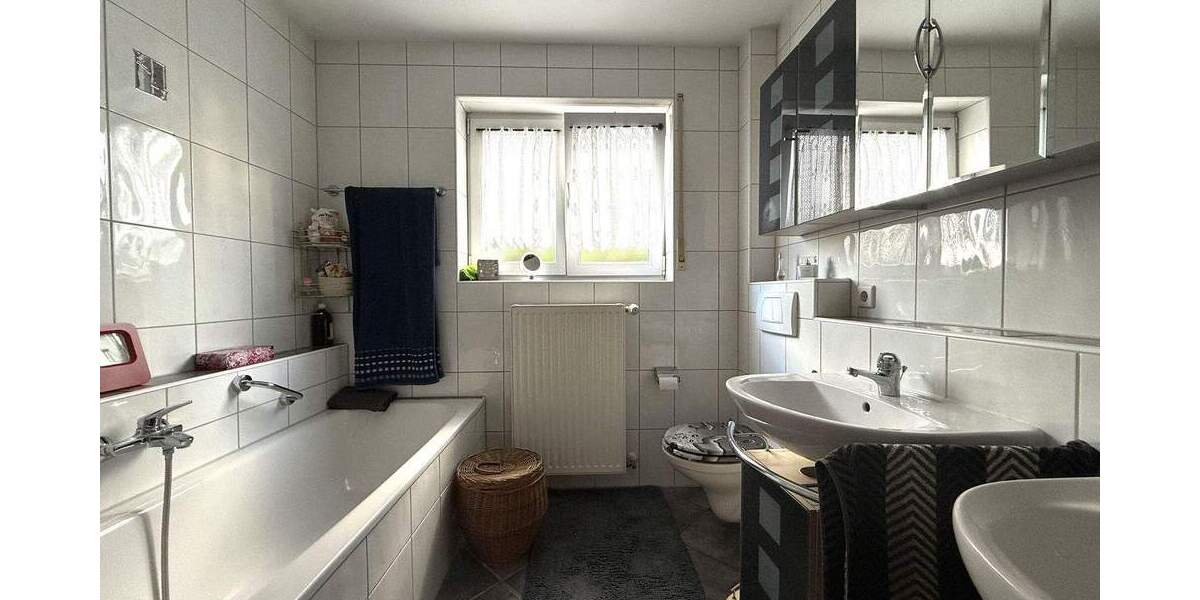 Etagenwohnung Bretten - 4 Zimmer, 105 m&sup2;, 360.000&euro; | Angebot:24874938