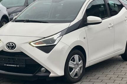 Toyota Aygo (X) 49.900 km 11.950 &euro; Langerwehe 52379