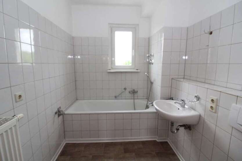 Wohnung zum Mieten in Dessau-Roßlau 343 € 54.75 m²