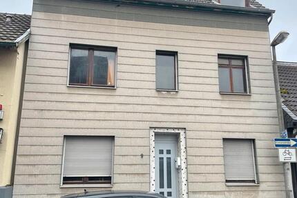 Haus Bornheim - 5 Zimmer, 116 m&sup2;, 1.400&euro; | Angebot:24695738
