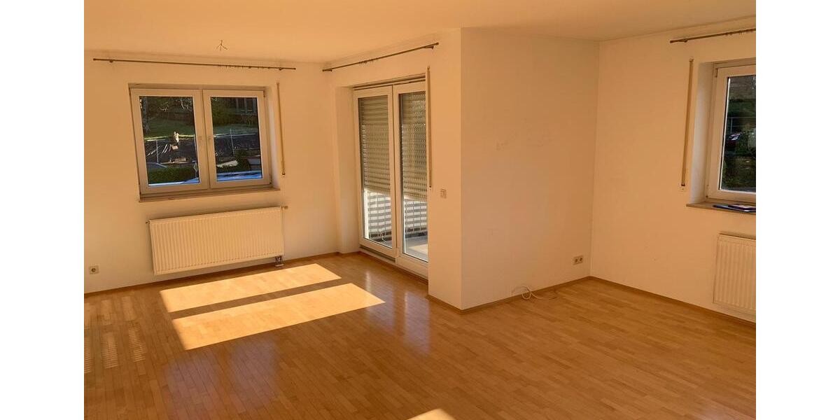 Attraktive 3 ZKB-Wohnung mit Balkon, Garage und Pkw-Stellplatz 3 zimmer