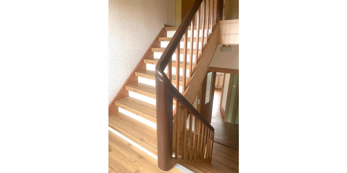 Doppelhaushälfte Halle (Saale) Dölau - 4.5 Zimmer, 145 m&sup2;, 1.600&euro; | Angebot:26141943