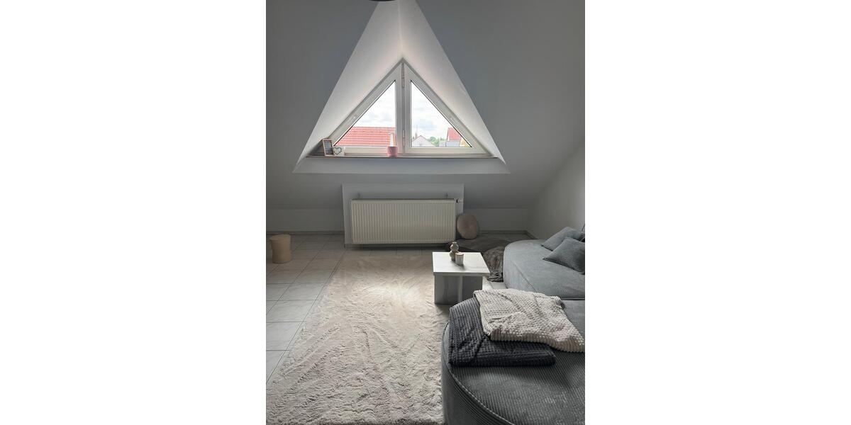 Dachgeschoßwohnung Wiesbaden Mainz-Kastel - 2 Zimmer, 47 m&sup2;, 775&euro; | Angebot:26636078