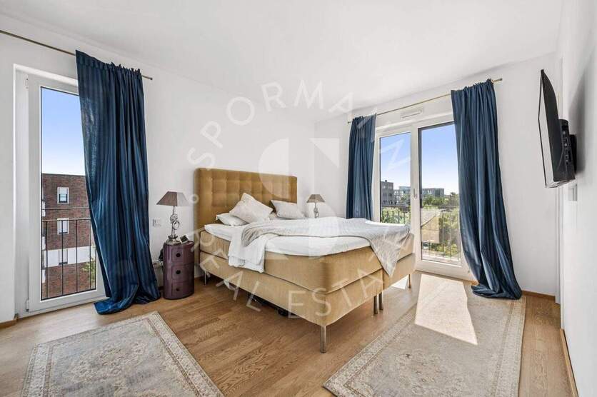 High-quality 4-room apartment with two balconies in a sought-after residential area 4 zimmer