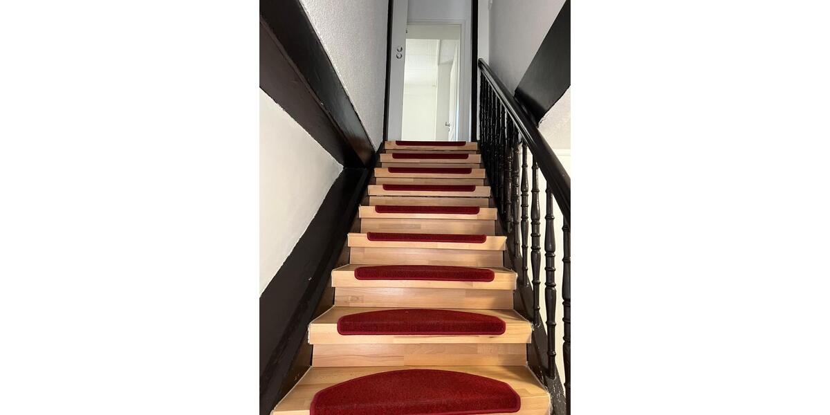 Etagenwohnung Haßfurt - 8 Zimmer, 145 m&sup2;, 1.200&euro; | Angebot:26218045
