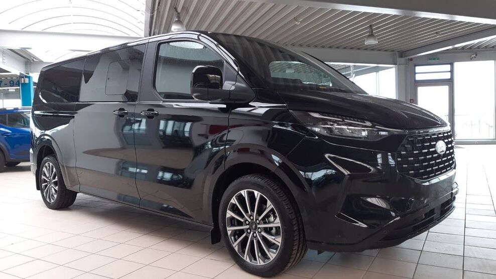Ford Tourneo Custom 2.580 km 55.490 € Batzhausen 92358