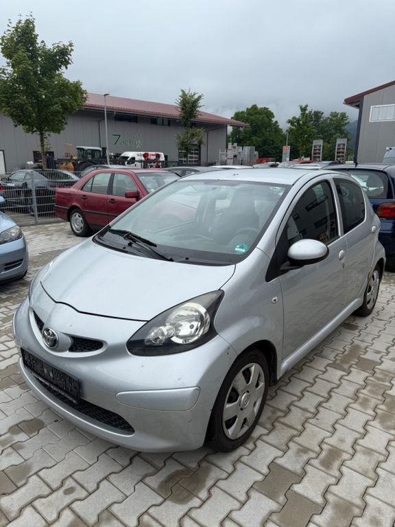 Aygo (X)
