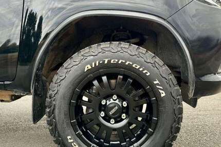 Toyota Hilux 226.130 km 17.800 &euro; Nusplingen 72362