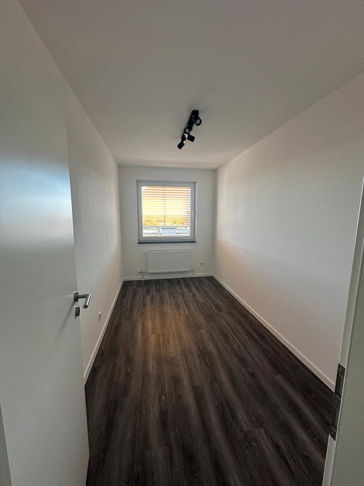Kernsanierte 4 Zimmer Wohnung 105 m2 in Erkrath- Unterfeldhaus