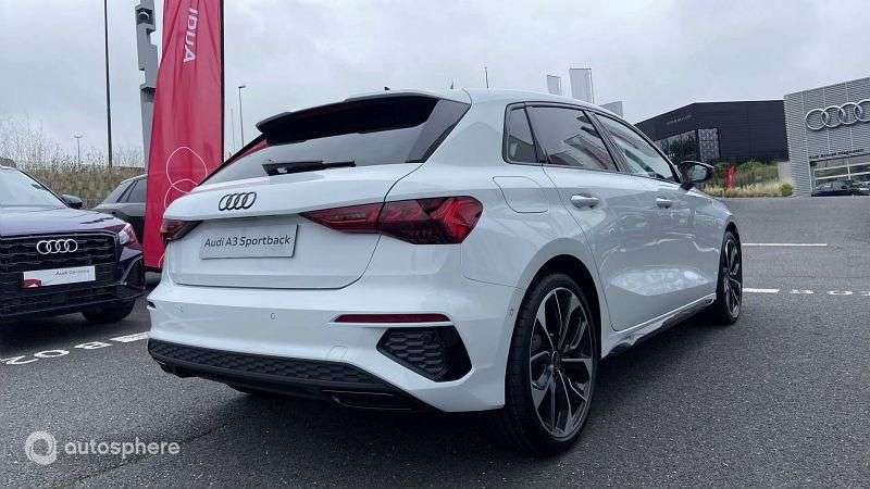 Audi A3 35 TDI 150ch S line S tronic 7 40.000 km 35.499 &euro; Champniers 16430