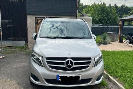 Mercedes V 220