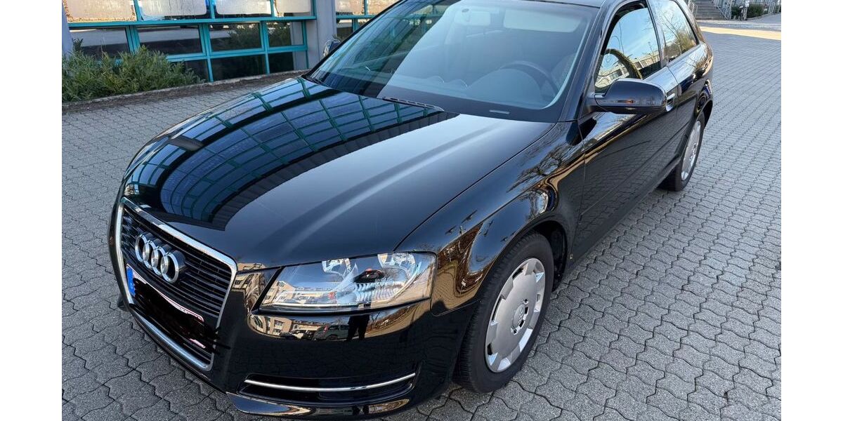 Audi A3 87.500 km 8.900 &euro; München 81827