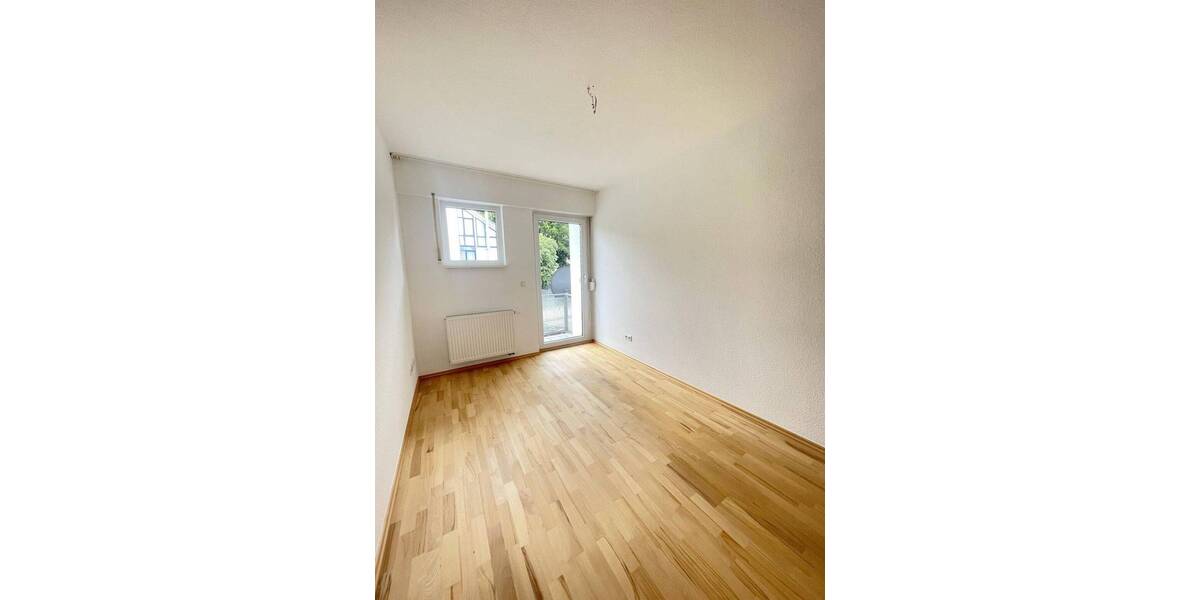 Reihenendhaus Kaiserslautern Innenstadt - 5 Zimmer, 144 m&sup2;, 1.600&euro; | Angebot:23960154