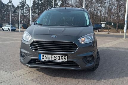 Ford Tourneo Courier 68.000 km 11.000 &euro; Berlin 14052