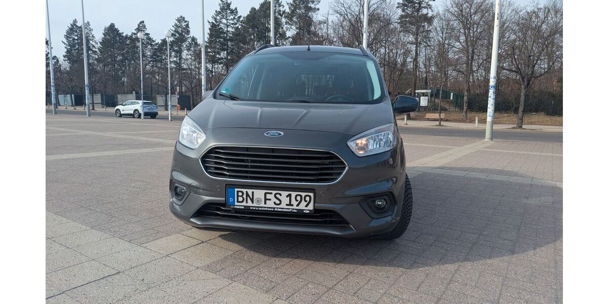 Ford Tourneo Courier 68.000 km 11.000 &euro; Berlin 14052