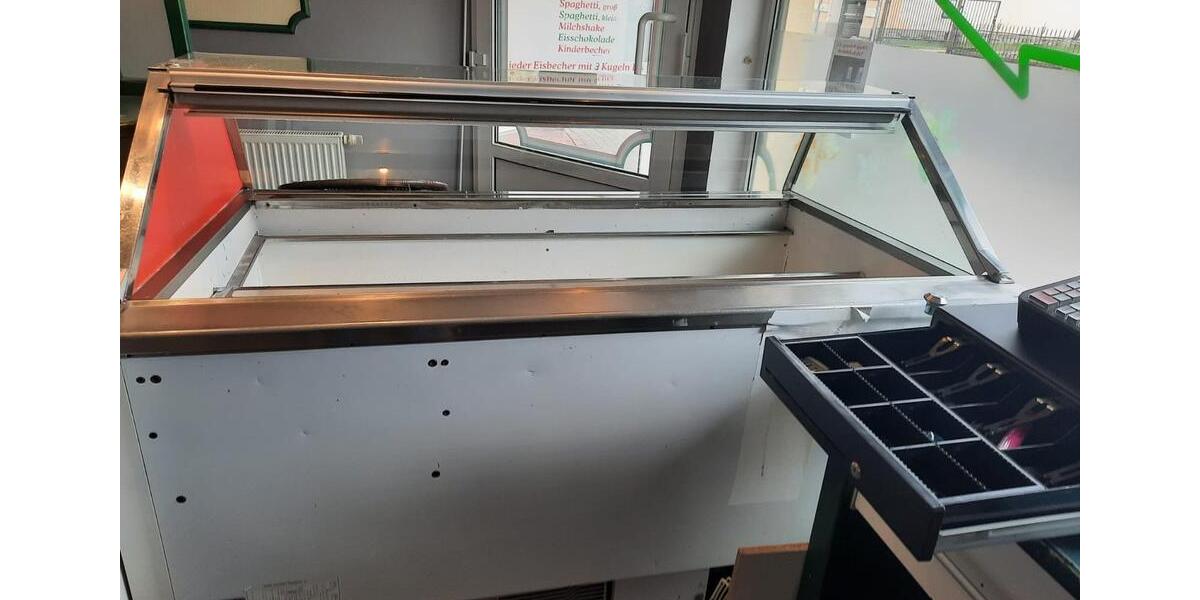 Eiscafé Ladengeschäft gg. dem Kranken- und Ärztehaus Demmin zimmer