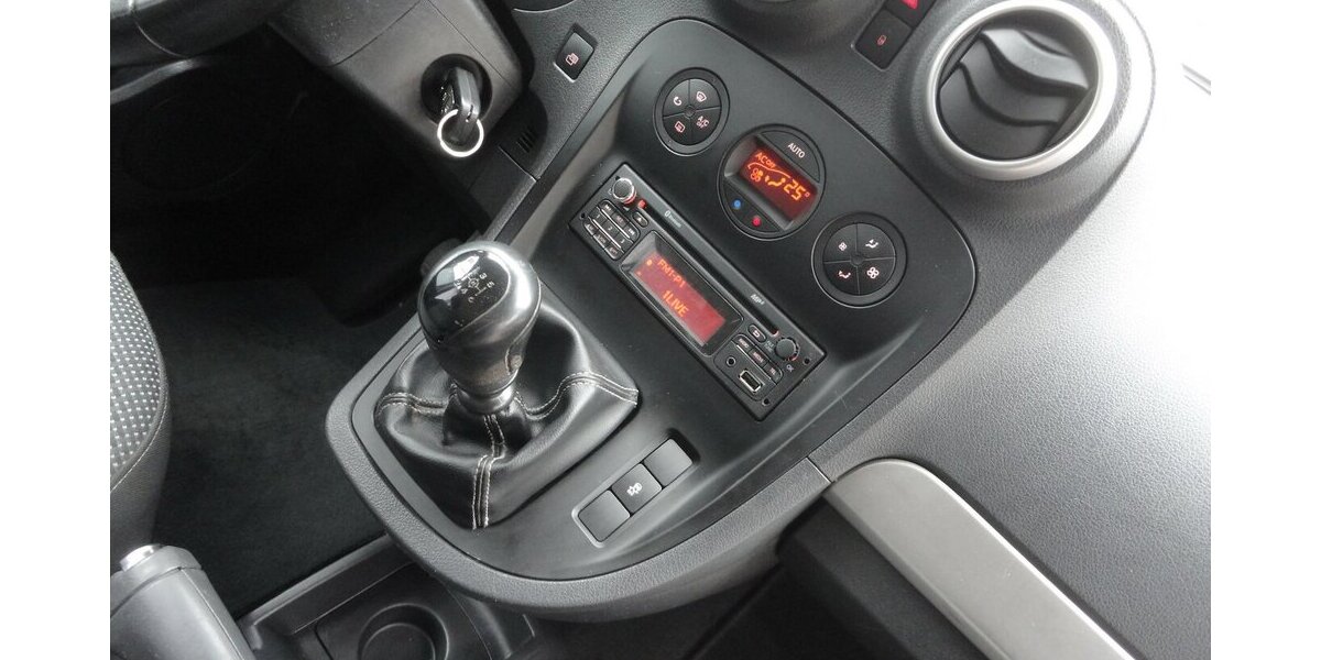 Mercedes-Benz Citan 111 CDI Lang7 Sitzrer Klimatr.PDC SHZ 178.000 km 7.990 &euro; Neuss 41462