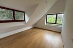 Lichtdurchflutete herrliche 3 Zimmer Dachgeschoßwohnung Inmitten von Waldtrudering