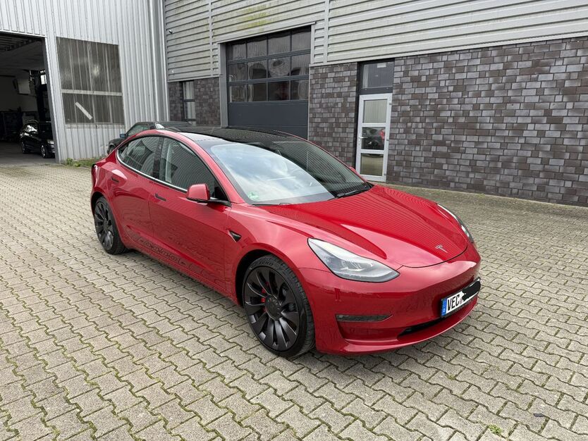 Tesla Model 3 45.530 km 31.500 € Bakum 49456