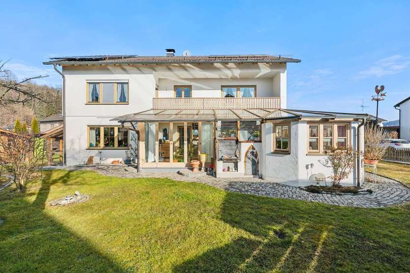 Haus zum Kaufen in Altenmarkt an der Alz 699.000 € 210 m²